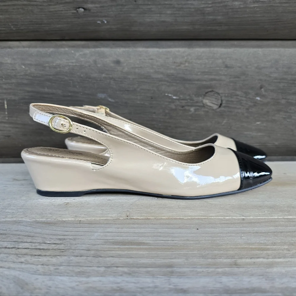 Soft Style Shirly Parisian Chic Two-Tone Sqaure Toe Comfort Wedge 10M